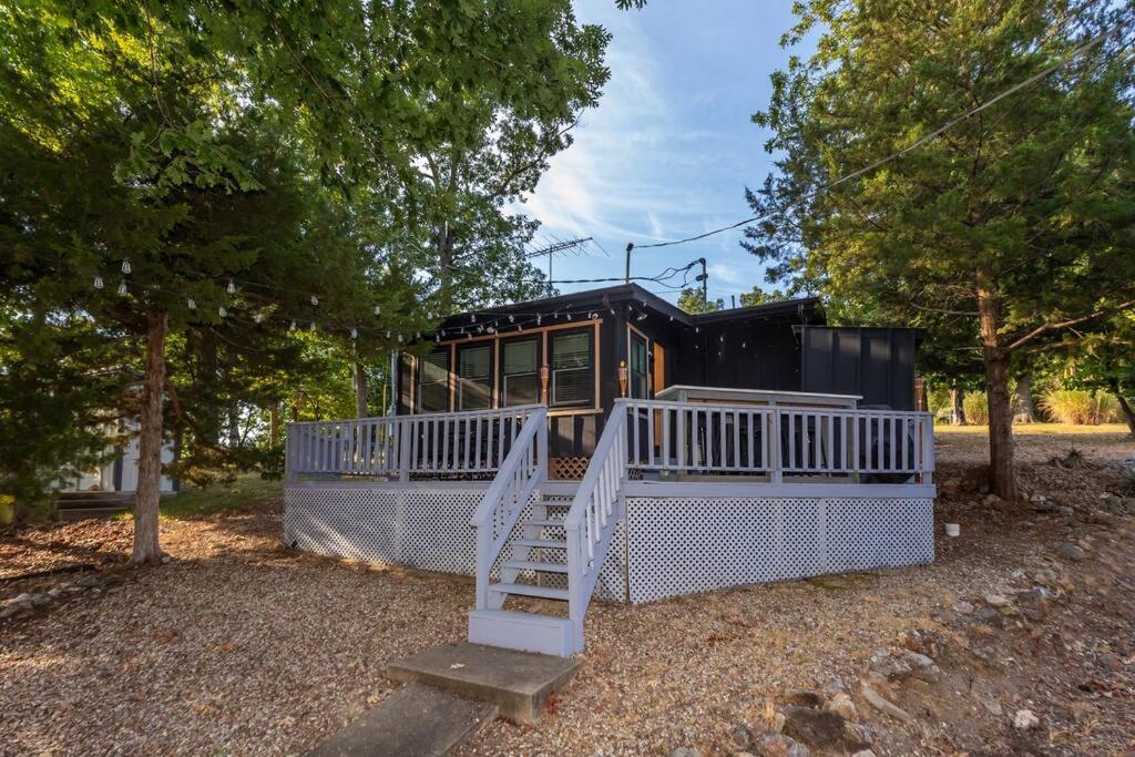 Funky Little Lakehouse - Private Dock And Sunset View Sunrise Beach Bagian luar foto