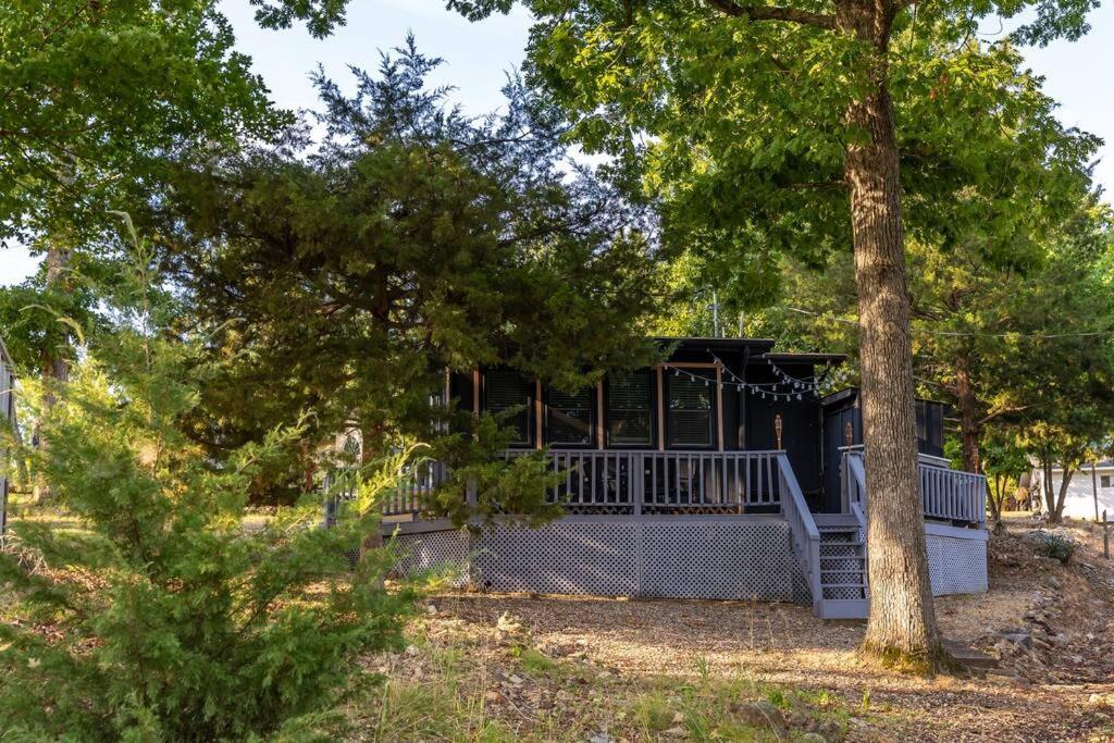 Funky Little Lakehouse - Private Dock And Sunset View Sunrise Beach Bagian luar foto